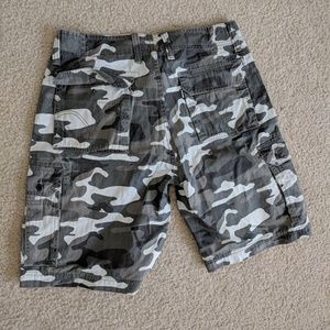 Levi's camo shorts